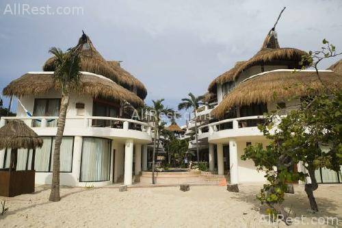 Playa Palms Beach Hotel 